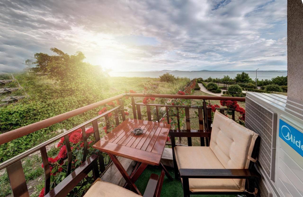 Sea Panorama Apartment - Diamond Beach Sarafovo Burgas Bagian luar foto