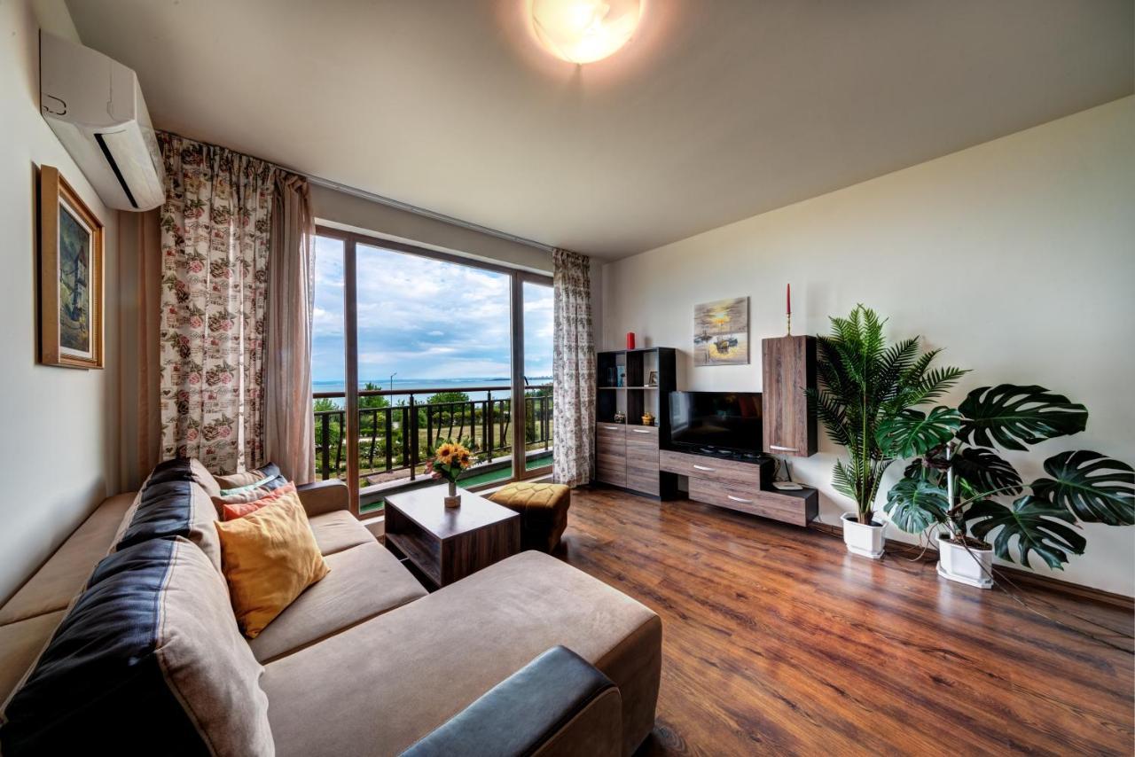 Sea Panorama Apartment - Diamond Beach Sarafovo Burgas Bagian luar foto