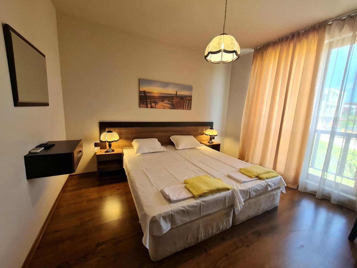 Sea Panorama Apartment - Diamond Beach Sarafovo Burgas Bagian luar foto