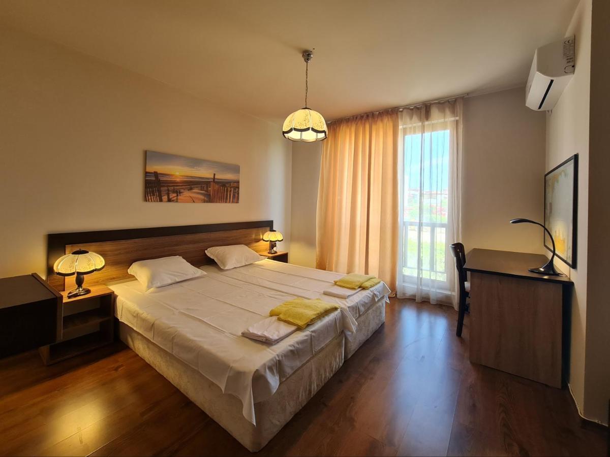 Sea Panorama Apartment - Diamond Beach Sarafovo Burgas Bagian luar foto