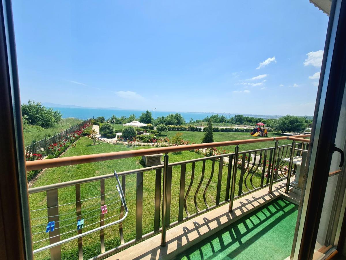 Sea Panorama Apartment - Diamond Beach Sarafovo Burgas Bagian luar foto